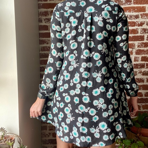 Express floral key hole dress - Picture 4 of 8